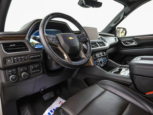 Used 2024 Chevrolet Suburban High Country w/ Advanced Technology Package image 10