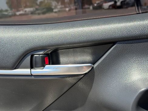 Used 2022 Toyota Camry LE w/ Carpet Mat Package (TMS) FWD image 11