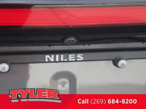 Used 2022 Chrysler Pacifica Touring-L FWD image 15