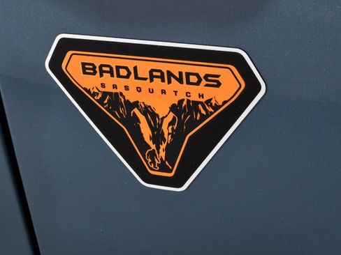 New 2025 Ford Bronco Badlands image 24