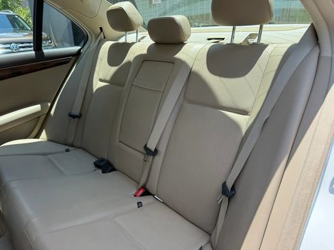 Used 2013 Mercedes-Benz C 250 Sedan image 15