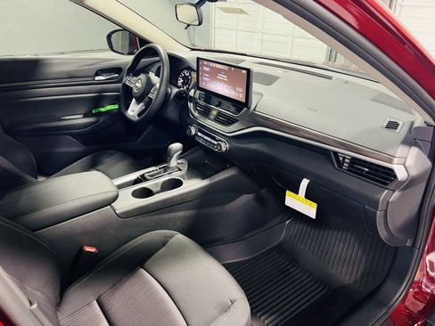 New 2025 Nissan Altima 2.5 SV w/ SV Special Edition Package image 31