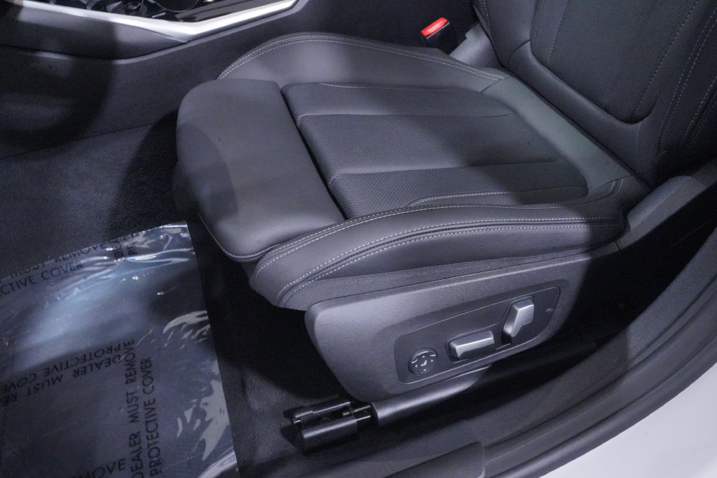 Used 2024 BMW i4 eDrive40 w/ Convenience Package RWD image 8