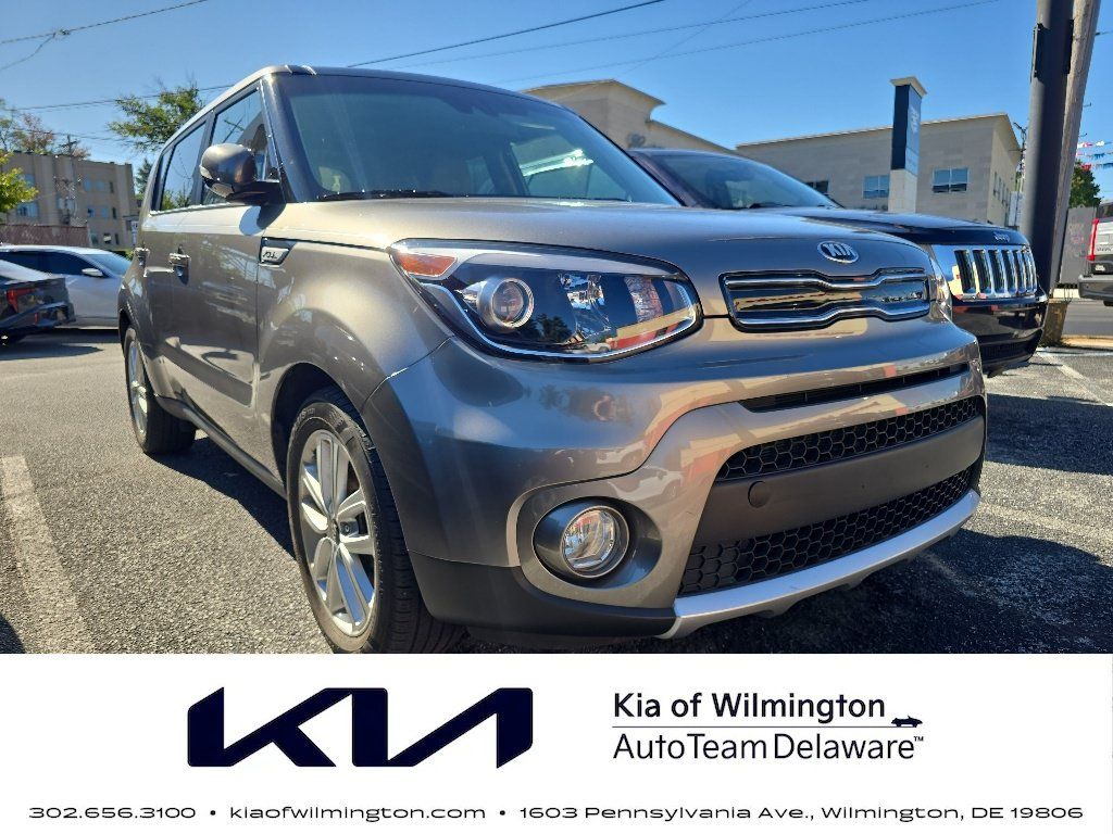 Used 2017 Kia Soul + w/ Primo Package FWD image 1