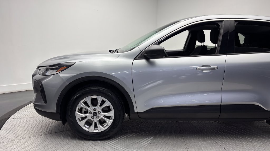 Used 2023 Ford Escape Active w/ Tech Pack #1 AWD/4WD image 5