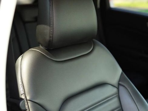 Used 2020 Ford Edge SEL w/ Cold Weather Package AWD/4WD image 38