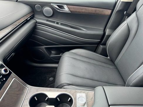 Certified 2026 Genesis GV80 2.5T Advanced AWD/4WD image 14