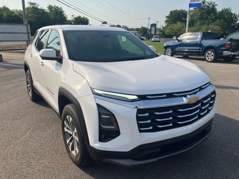 Used 2025 Chevrolet Equinox LT w/ Safety and Technology Package FWD image 1