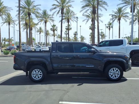 Certified 2024 Toyota Tacoma SR5 AWD/4WD image 3