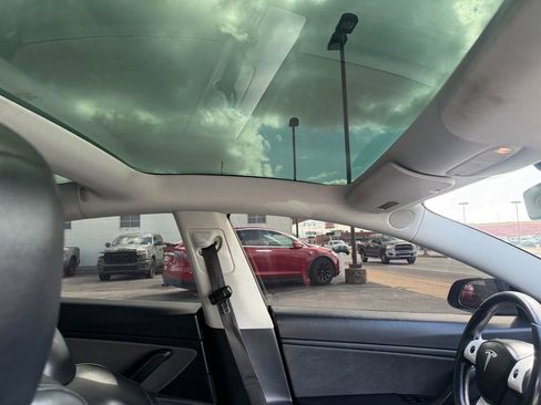 Used 2018 Tesla Model 3 Mid Range RWD image 8