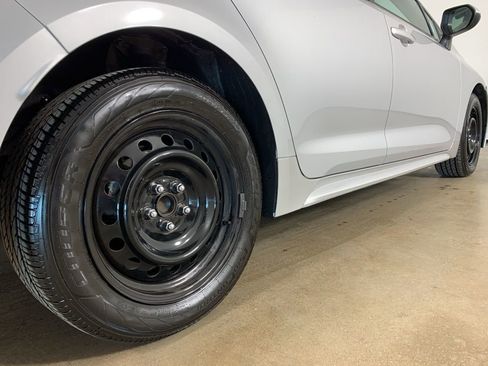 Used 2022 Toyota Corolla LE image 9