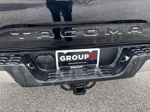 Used 2017 Toyota Tacoma SR5 image 29