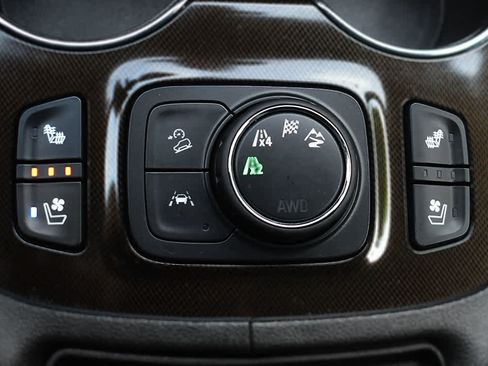 Used 2023 GMC Acadia AT4 w/ Preferred Package AWD/4WD image 24