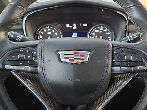 Certified 2022 Cadillac XT6 Premium Luxury w/ Platinum Package image 15