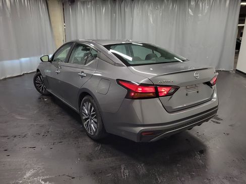 Used 2024 Nissan Altima 2.5 SV image 6