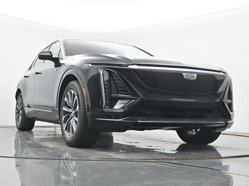 New 2026 Cadillac Lyriq Sport AWD/4WD image 22