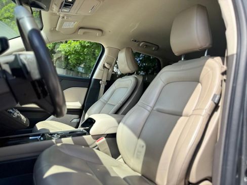 Used 2021 Lincoln Corsair AWD w/ Equipment Group 101A image 21