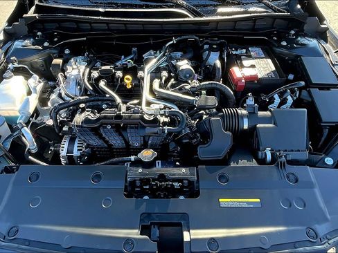 New 2025 Nissan Altima 2.5 SR image 11