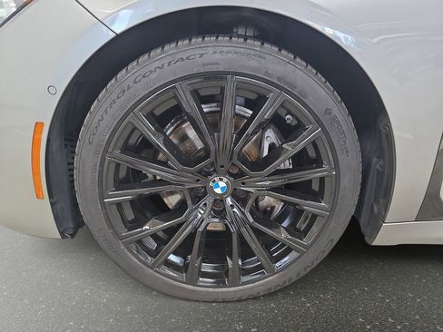 Used 2022 BMW 740i w/ M Sport Package image 32