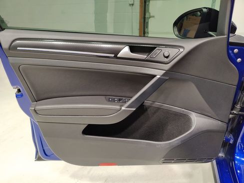 Used 2019 Volkswagen Golf R 4-Door image 22