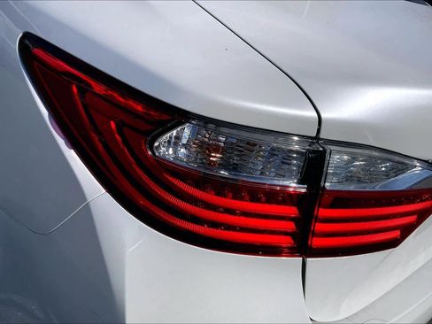 Used 2013 Lexus ES 350 w/ Luxury Pkg image 29