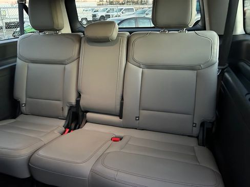 Used 2025 Ford Expedition Max Active AWD/4WD image 36
