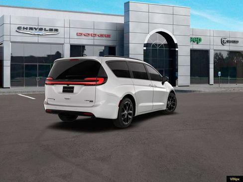 New 2026 Chrysler Pacifica Limited AWD/4WD image 7