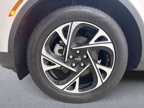 Used 2024 Lincoln Nautilus Premier w/ Equipment Group 102A image 11