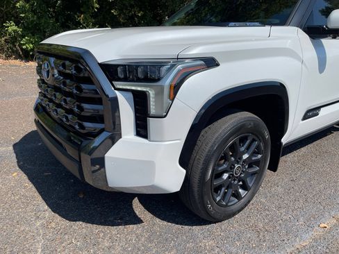 Used 2024 Toyota Tundra Platinum AWD/4WD image 11