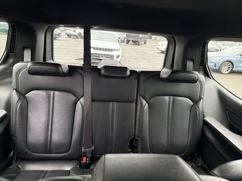Used 2023 Jeep Wagoneer 4WD w/ Convenience Group I image 19