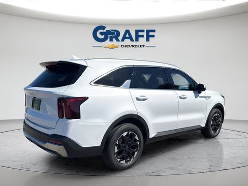 Used 2025 Kia Sorento S FWD image 8