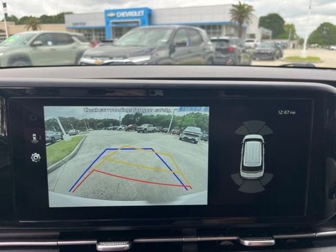 Used 2024 Kia Carnival EX FWD image 19