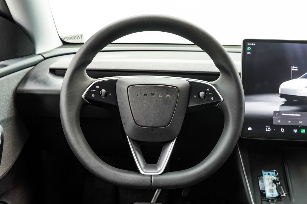 Used 2026 Tesla Model Y 2WD image 23