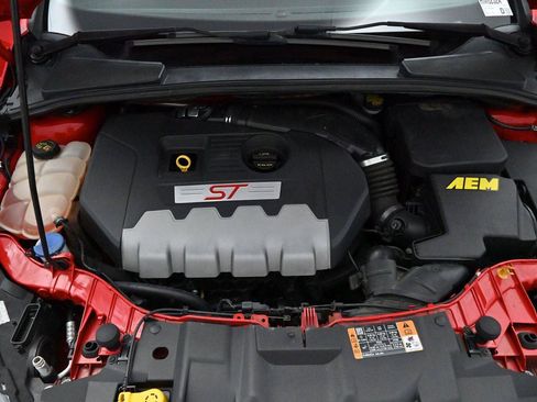 Used 2016 Ford Focus ST FWD image 32
