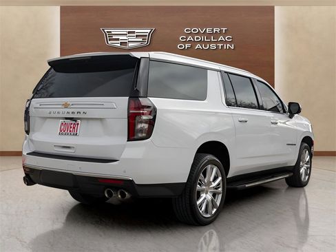 Used 2023 Chevrolet Suburban High Country image 4