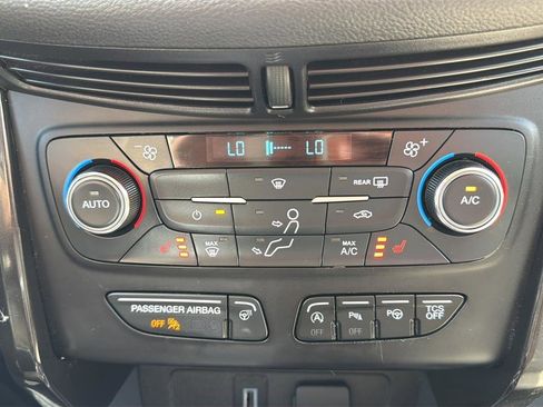 Used 2017 Ford Escape Titanium w/ Equipment Group 301A AWD/4WD image 31