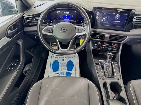 Used 2025 Volkswagen Jetta Sport FWD image 27