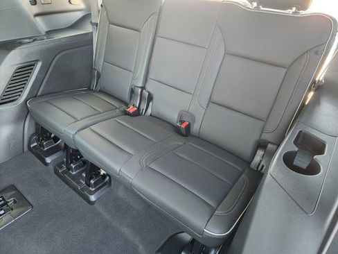 Used 2024 Chevrolet Tahoe Premier w/ Advanced Technology Package AWD/4WD image 32
