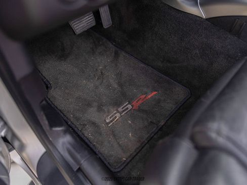 Used 2005 Chevrolet SSR w/ Preferred Equipment Group image 40