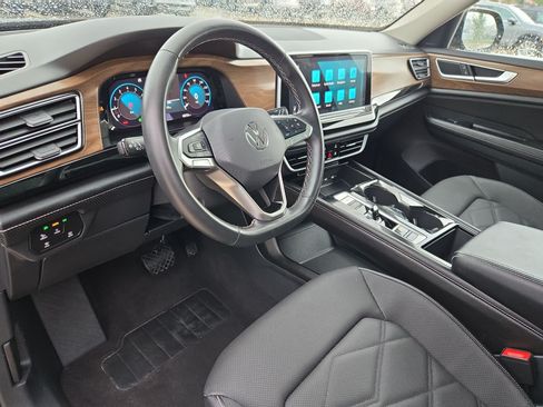 Used 2024 Volkswagen Atlas SE FWD image 12