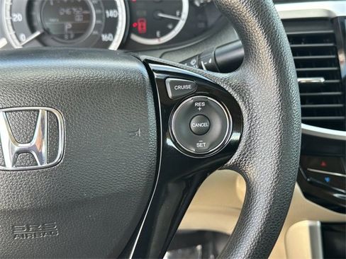 Used 2017 Honda Accord SE image 24