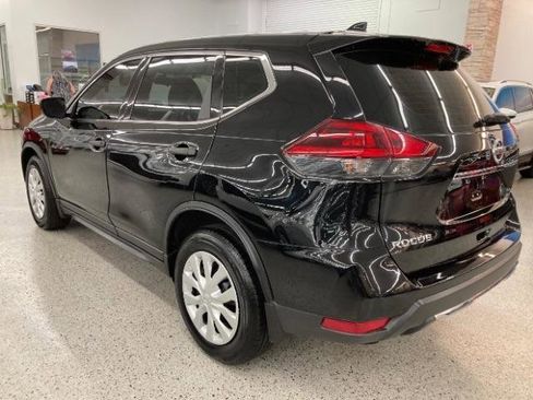 Used 2018 Nissan Rogue S FWD image 4