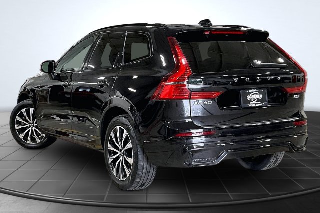 Certified 2025 Volvo XC60 B5 Core w/ Climate Package AWD/4WD image 16