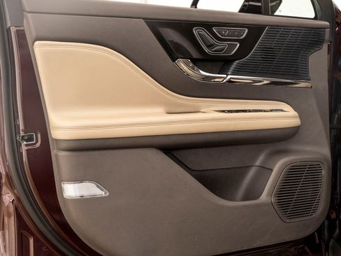 Used 2021 Lincoln Corsair FWD w/ Convenience Package image 12