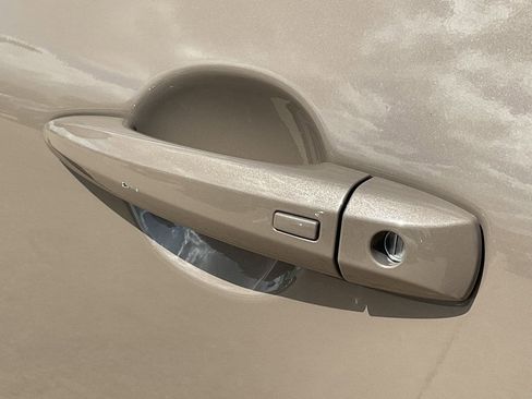 Used 2025 Nissan Rogue SV image 9