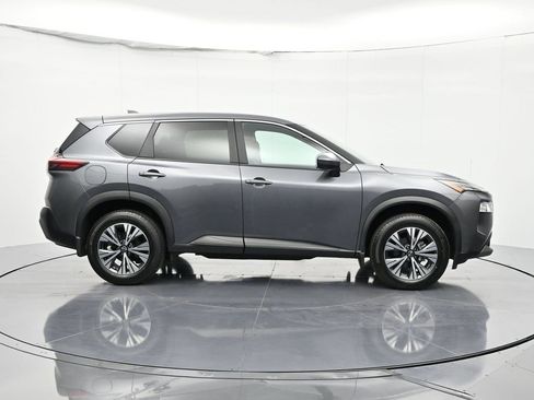 Used 2023 Nissan Rogue SV image 5