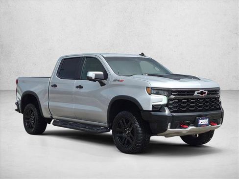 Used 2022 Chevrolet Silverado 1500 ZR2 w/ Technology Package AWD/4WD image 3