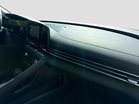 New 2026 Hyundai Elantra Limited image 31