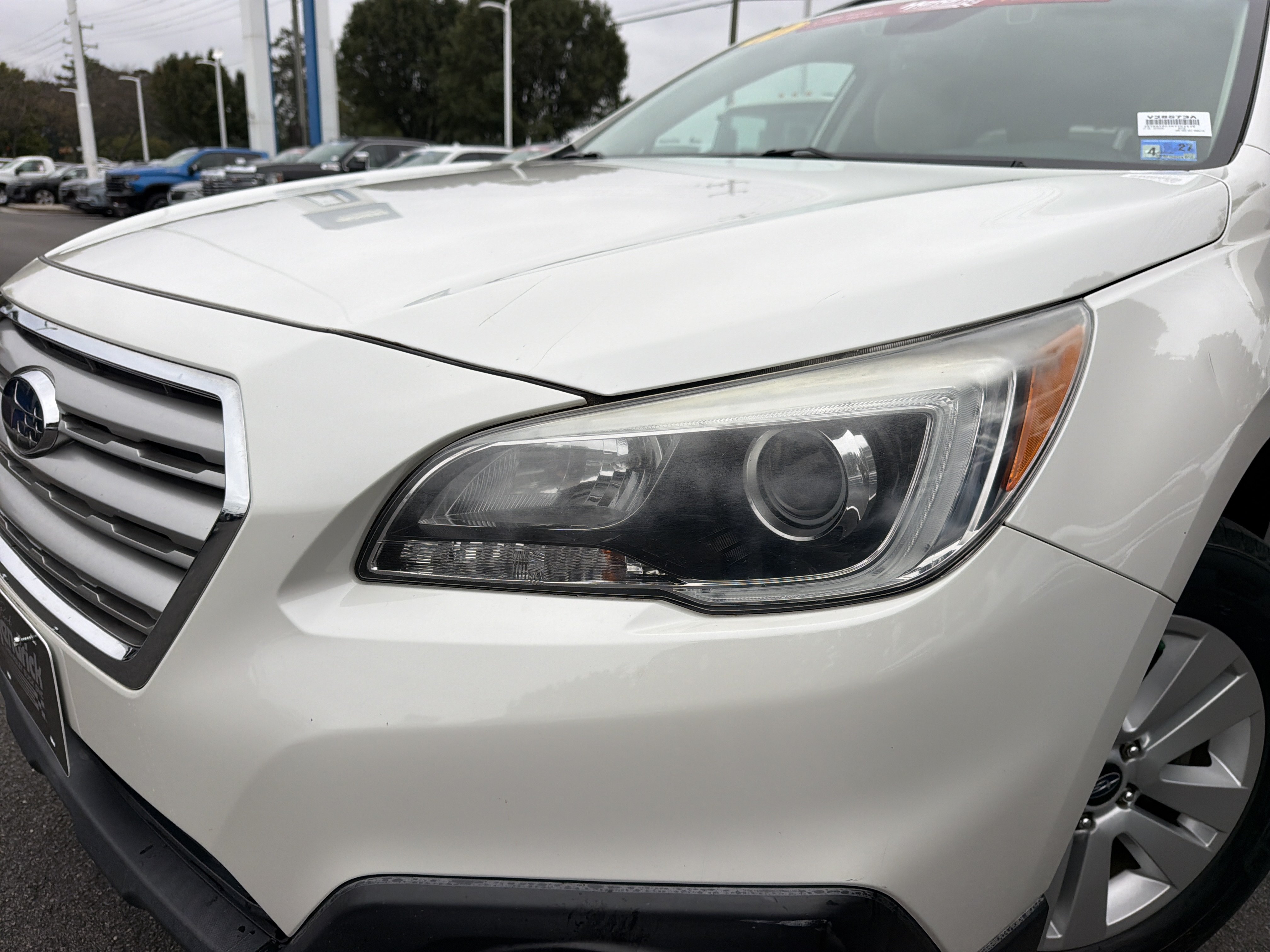 Used 2017 Subaru Outback 2.5i Premium AWD/4WD image 6