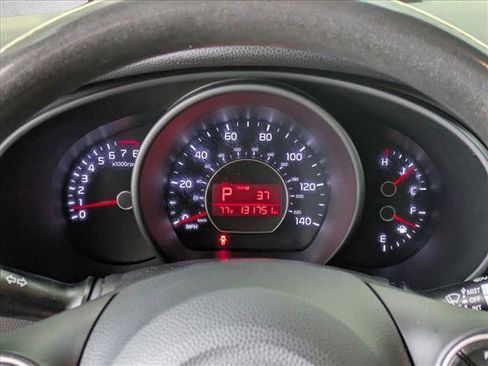 Used 2017 Kia Soul FWD image 11